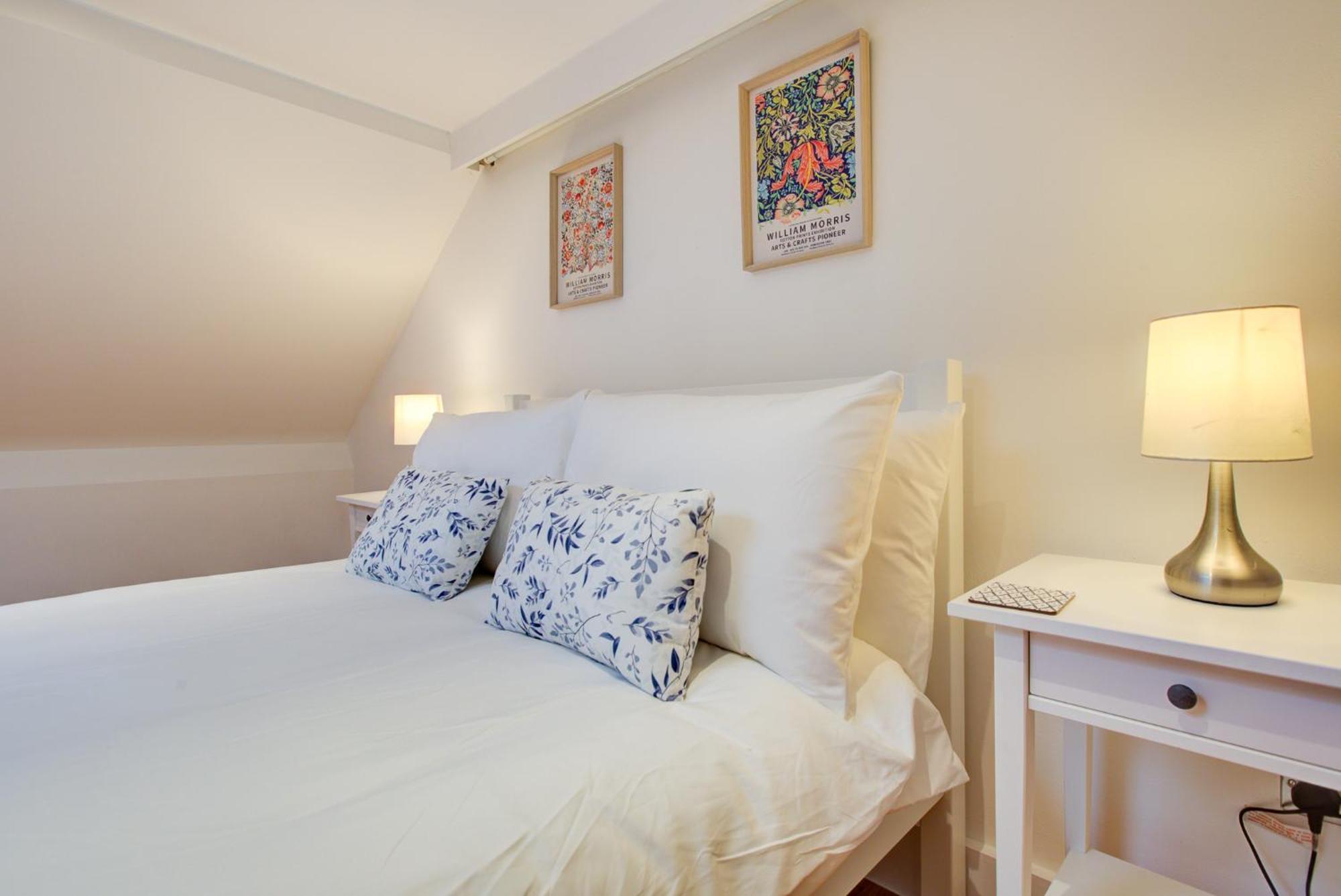 Wonderful Two-Bedroom Apartment Лондон Экстерьер фото