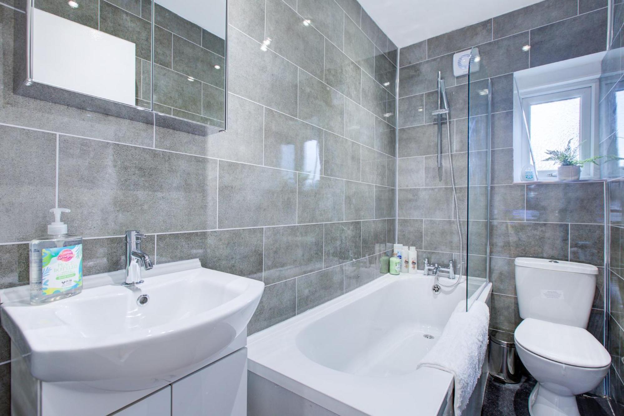 Wonderful Two-Bedroom Apartment Лондон Экстерьер фото
