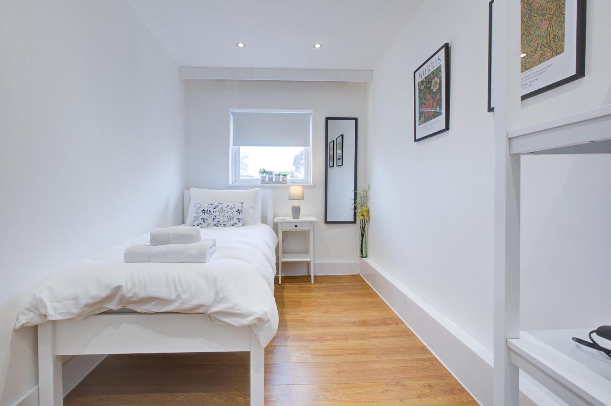 Wonderful Two-Bedroom Apartment Лондон Экстерьер фото